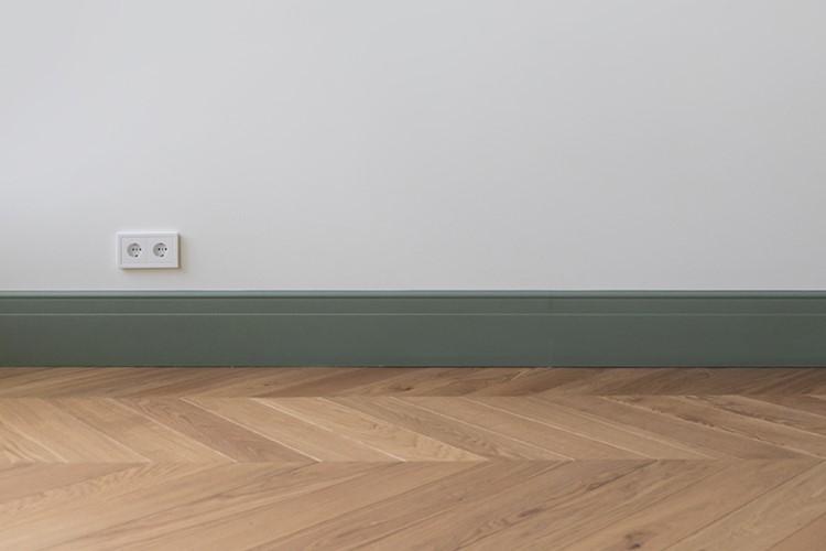 plinten-laten-spuiten-gespotenpanelen.nl.jpg