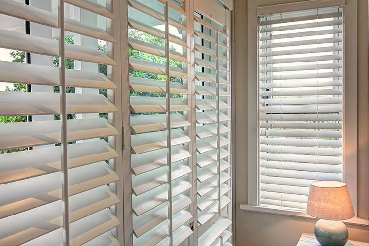 shutters-wit.jpg